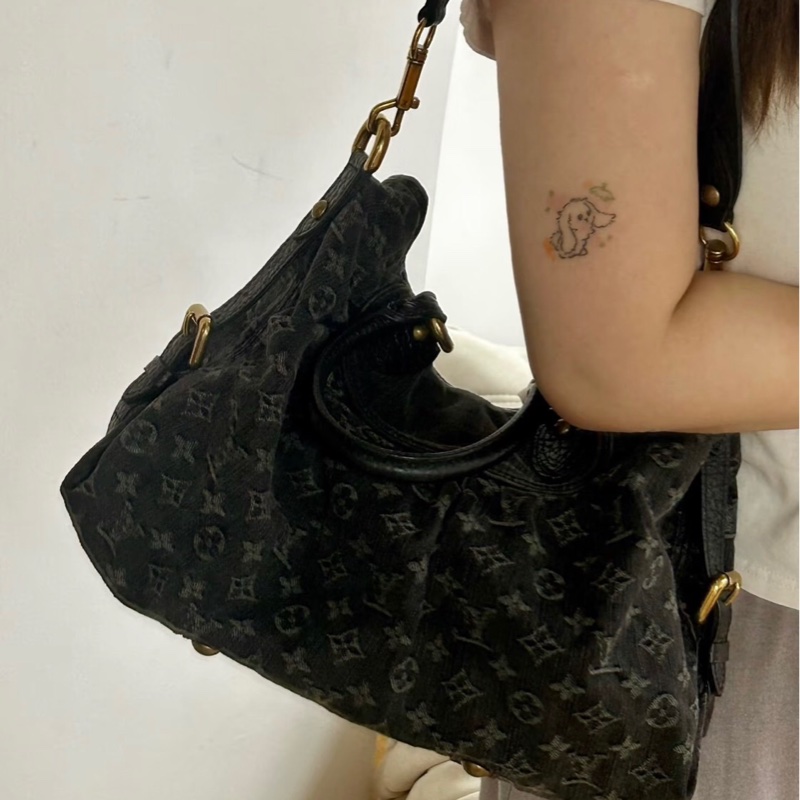 「JL精品代購」9新 LV 黑丹寧 手提 /肩背包-1