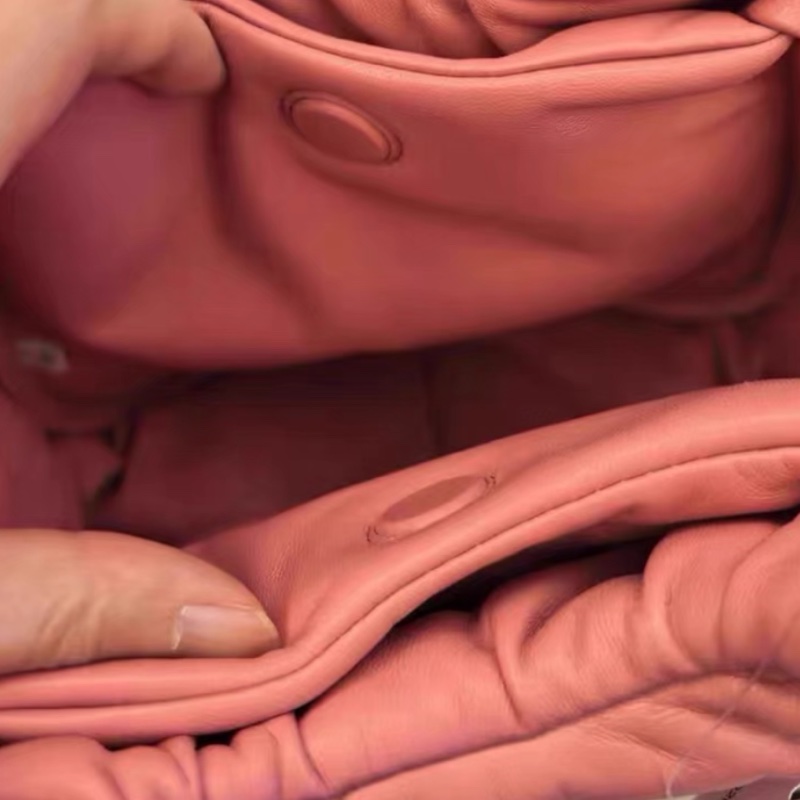 全新🈶購證🌟 prada #櫻花粉 #粉色 #泡芙 #菜籃子-9