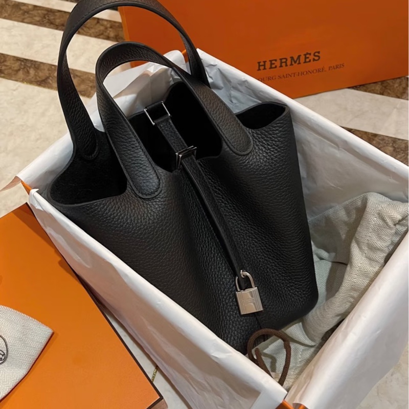 全新全配🈶23年購證❤️ 愛馬仕 #黑銀 #菜籃子 18cm #picotin #hermes-0