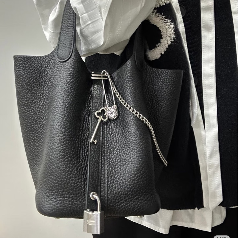 全新全配🈶23年購證❤️ 愛馬仕 #黑銀 #菜籃子 18cm #picotin #hermes-1