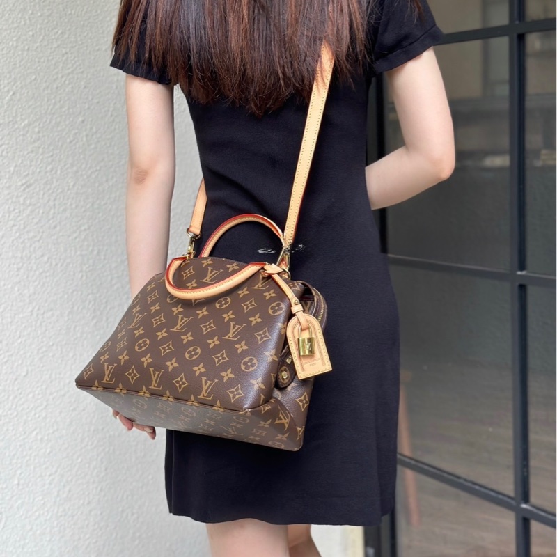 「JL精品代購」98新 LV 老花 新款蒙田 手提/肩背包 ic 芯片款-1