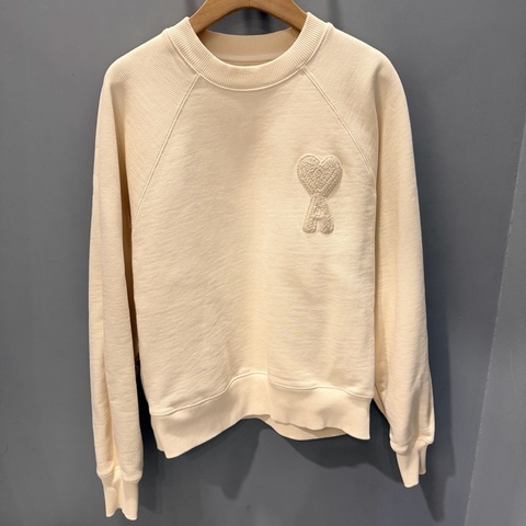 Ami 立體刺繡經典愛心A 大學T 奶