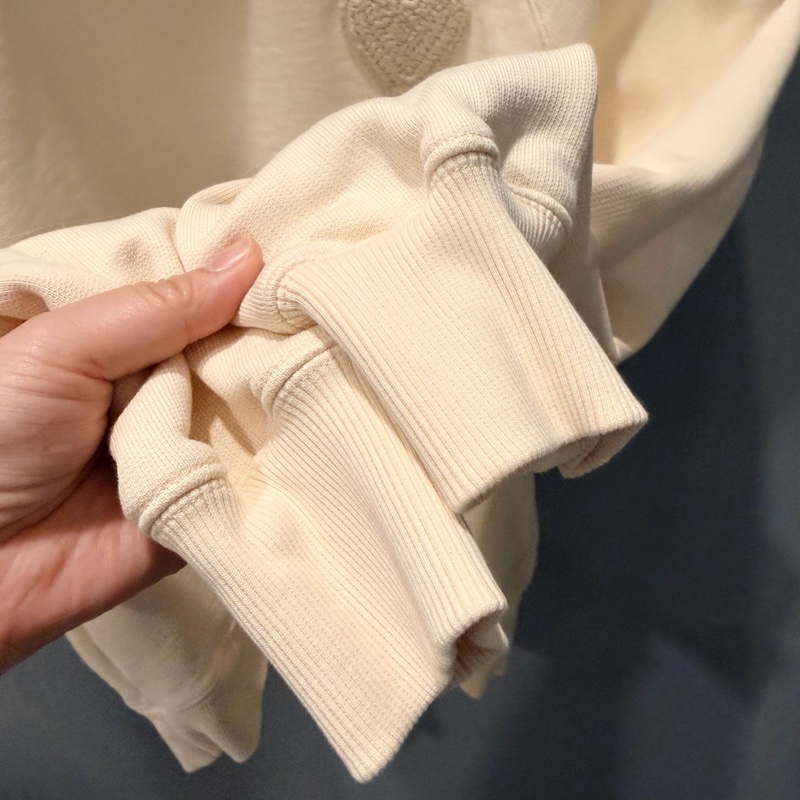 Ami 立體刺繡經典愛心A 大學T 奶-3