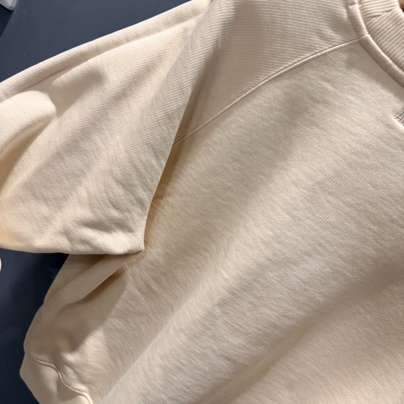 Ami 立體刺繡經典愛心A 大學T 奶-12