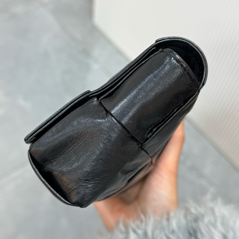 BOTTEGA VENETA BV 葆蝶家 Cassette 編織8格相機包/胸腰包-3