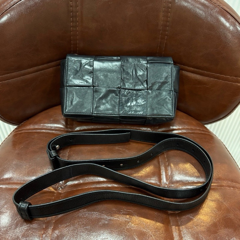 BOTTEGA VENETA BV 葆蝶家 Cassette 編織8格相機包/胸腰包-5
