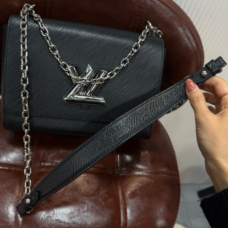 LV 路易威登 Twist中號新款鏈條包 黑銀水波紋-4