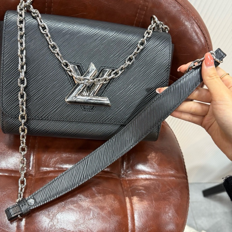 LV 路易威登 Twist中號新款鏈條包 黑銀水波紋-5