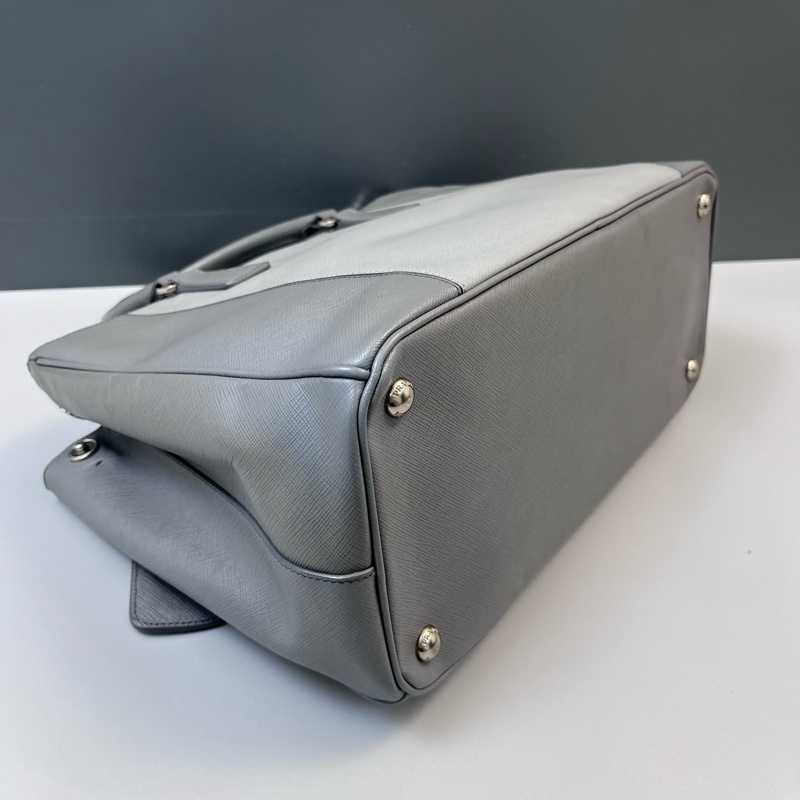 Prada普拉達拼色十字紋牛皮殺手包手提包 缺肩帶 尺寸34*25*16。-4