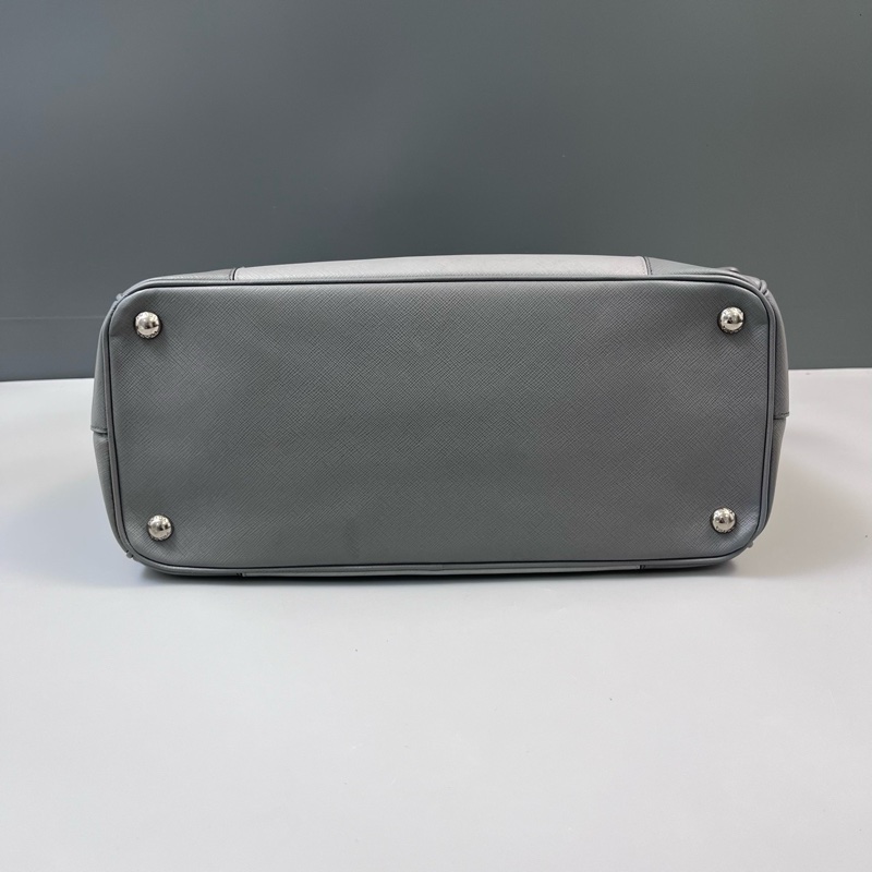 Prada普拉達拼色十字紋牛皮殺手包手提包 缺肩帶 尺寸34*25*16。-9