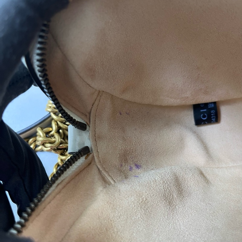 Gucci古馳 白色牛皮marmont圓餅鏈條包 尺寸18*18*6-8