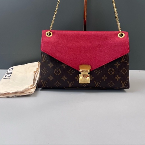 LV路易威登 pallas傳奇紅色牛皮拼老花 鏈條信封包尺寸27*18*6