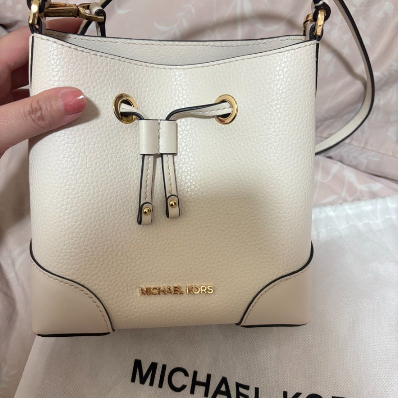 【全新❤️可議價】MICHAEL KORS 水桶包-白色限量款-0