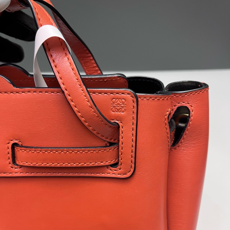 98新Loewe羅意威橘色lazo全皮手提單肩包 尺寸23*20*10-4