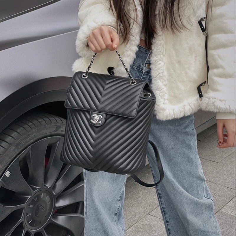 A級95成新 CHANEL薩爾茨堡黑銀V紋羊皮雙肩包書包 22開-5