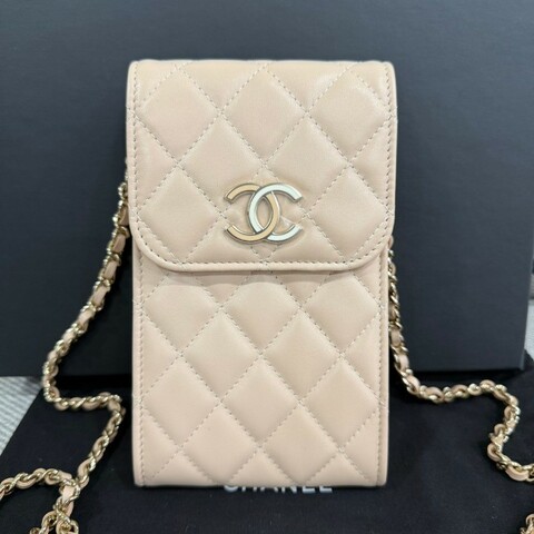 全新米色羊皮琺瑯雙C logo手機包