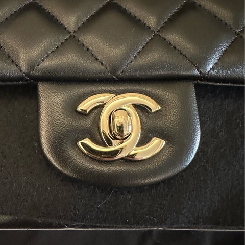 Chanel min coco 20 黑金晶片款