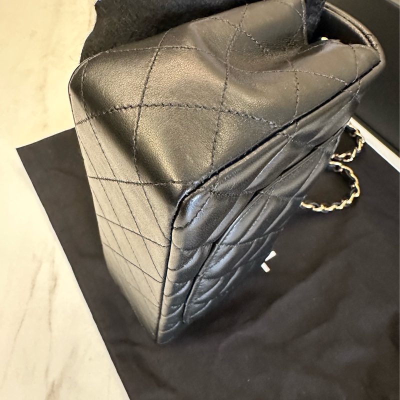 Chanel min coco 20 黑金晶片款-10