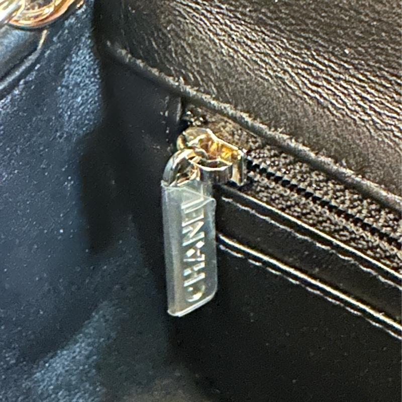 Chanel min coco 20 黑金晶片款-12