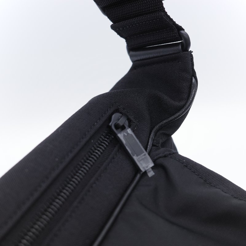 Saint Laurent 聖羅蘭 Bodybag 黑色 尼龍機能 腰包 胸包-11