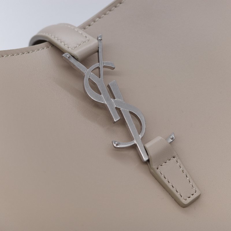 Saint Laurent 聖羅蘭 Le 37 米色 Queens 小牛皮 小型水桶包-11