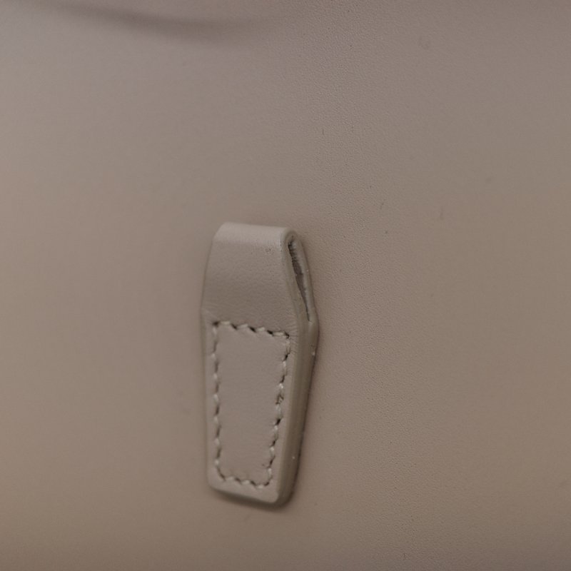 Saint Laurent 聖羅蘭 Le 37 米色 Queens 小牛皮 小型水桶包-13