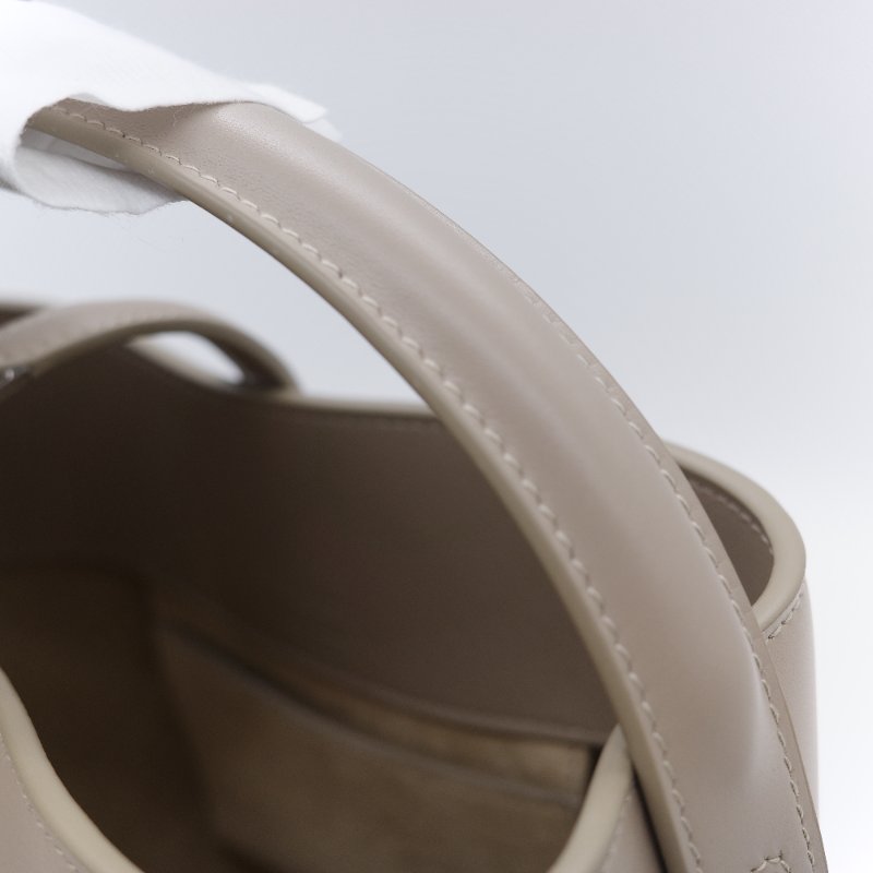 Saint Laurent 聖羅蘭 Le 37 米色 Queens 小牛皮 小型水桶包-15