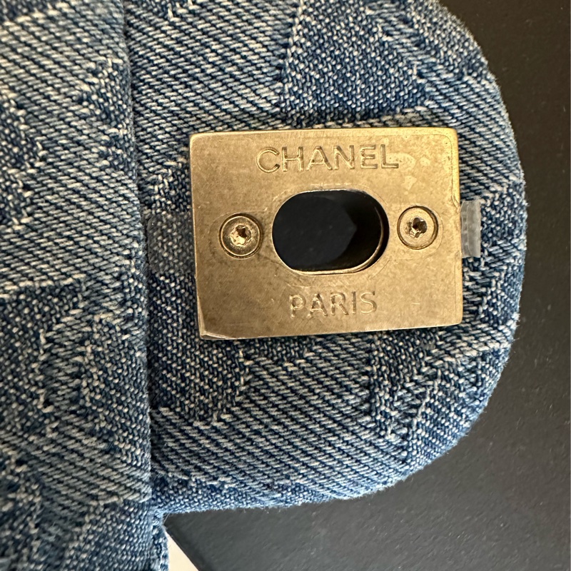 Chanel 牛仔愛心釦方胖子晶片款23P-12