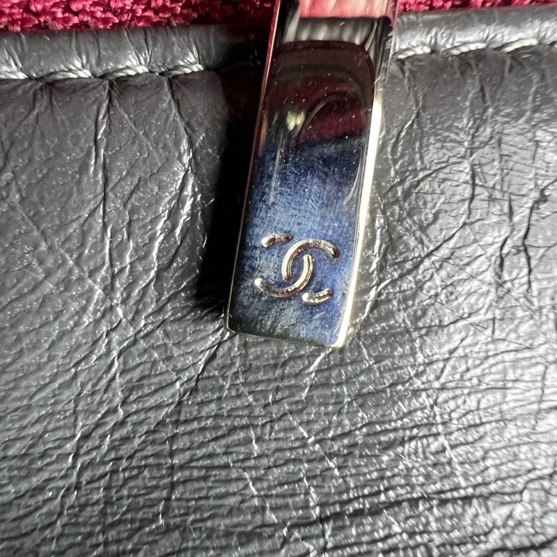 CHANEL 菱格紋大雙 C 鍊條包-13