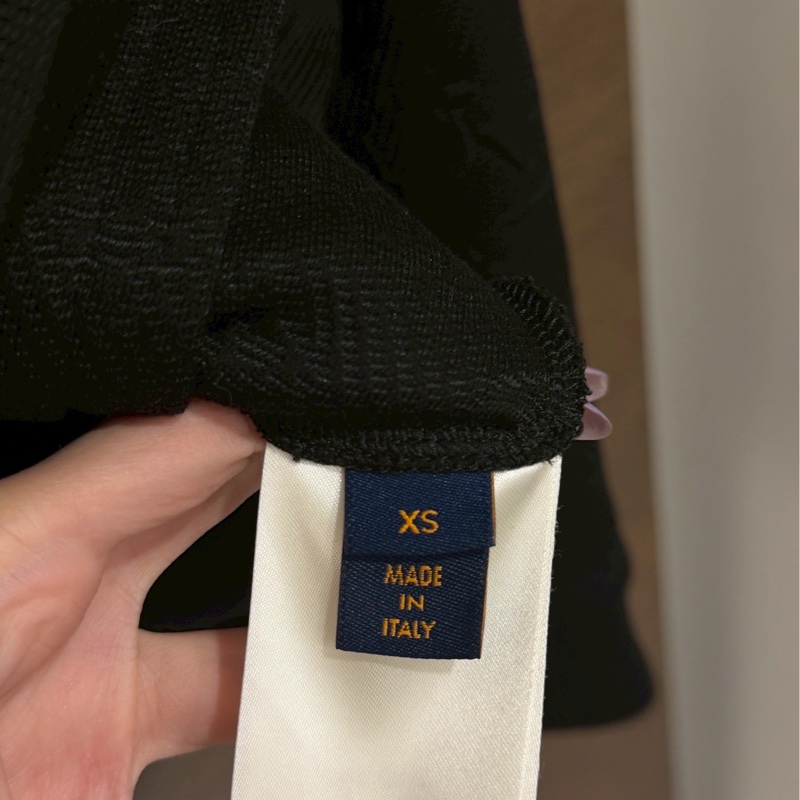 LV 黑色滿版暗紋外套-3