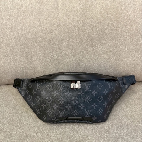 LV黑色老花腰包