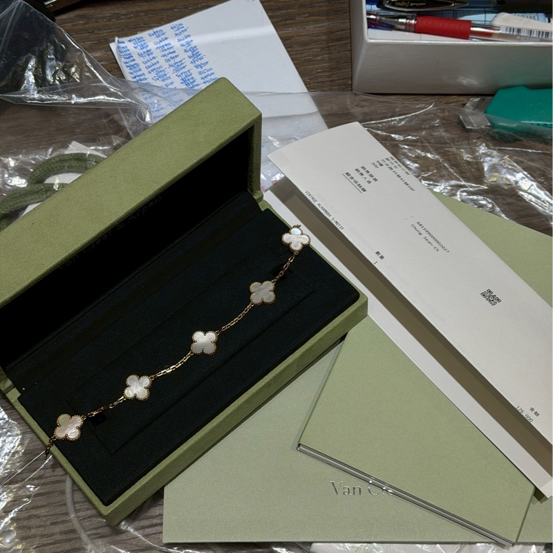 VCA白貝母五花手鍊-4