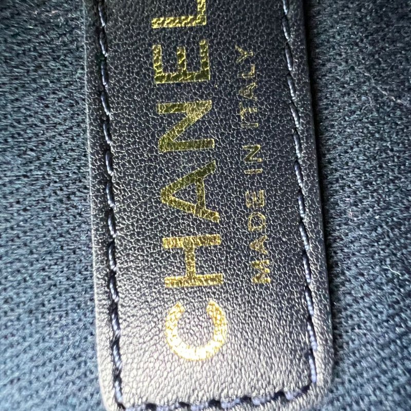 CHANEL V 形縫線 CF 鍊條包-1