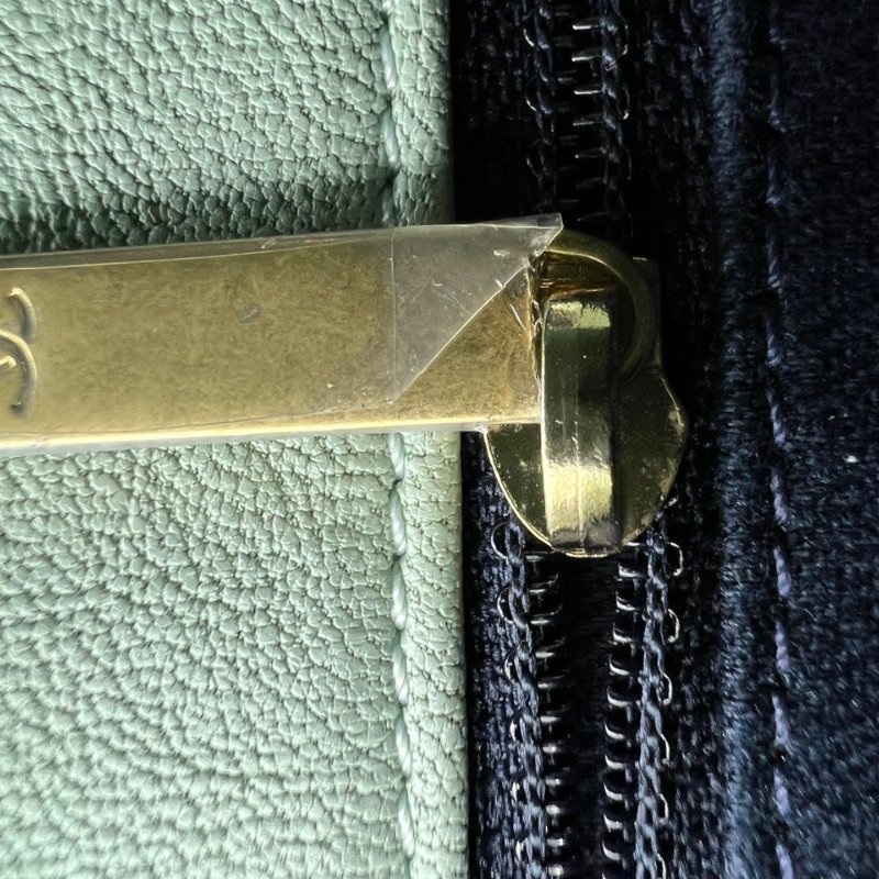 CHANEL V 形縫線 CF 鍊條包-16