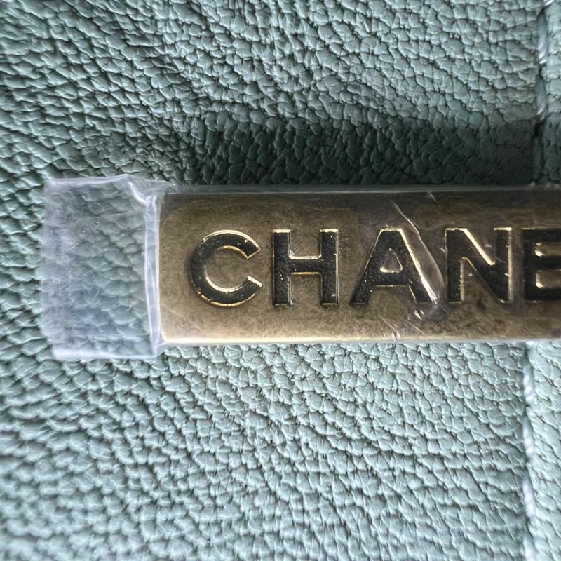 CHANEL V 形縫線 CF 鍊條包-17