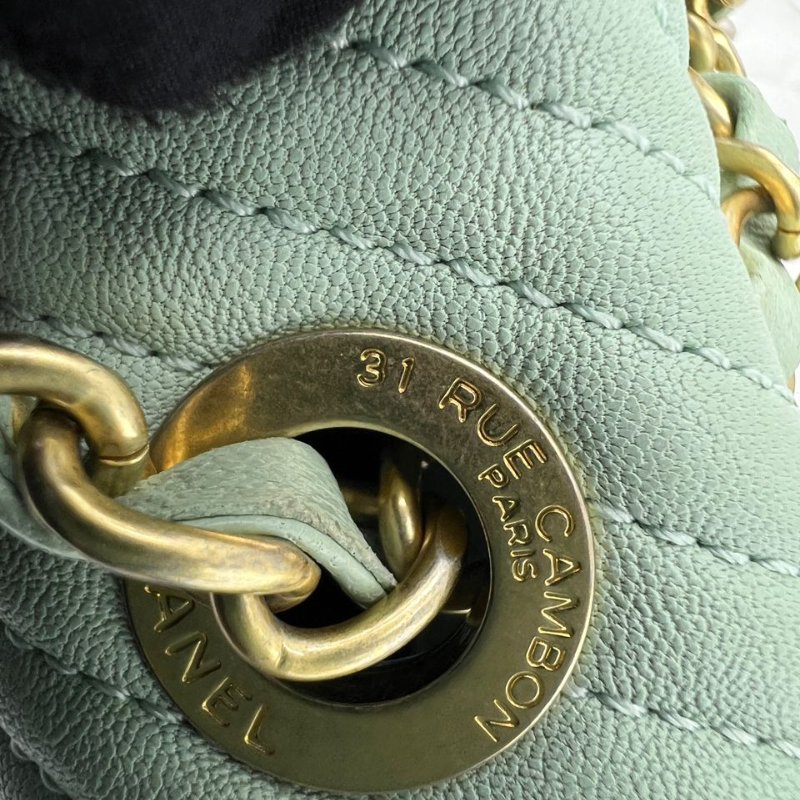 CHANEL V 形縫線 CF 鍊條包-21