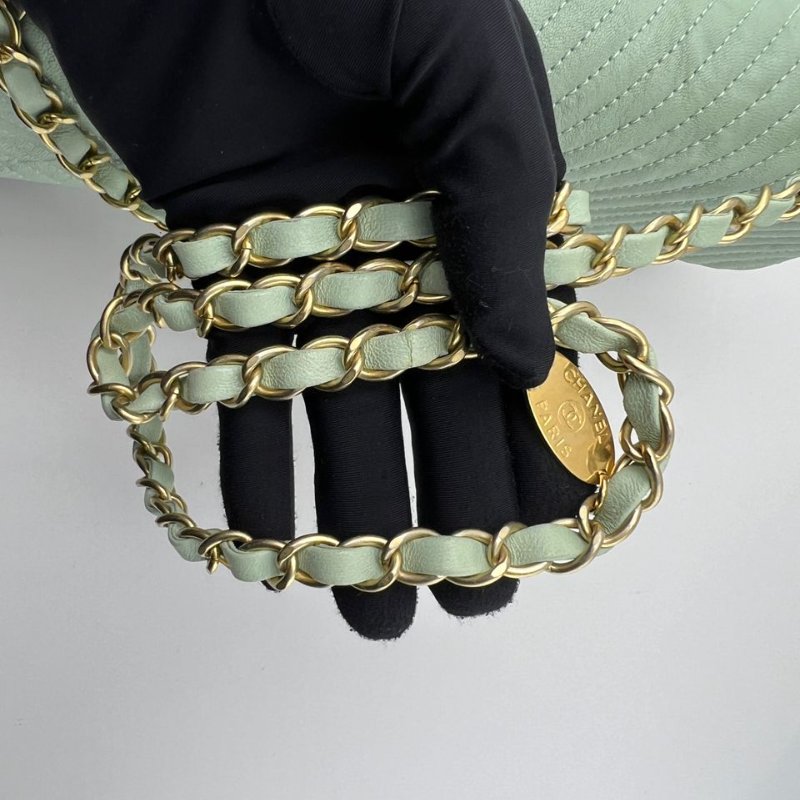 CHANEL V 形縫線 CF 鍊條包-22