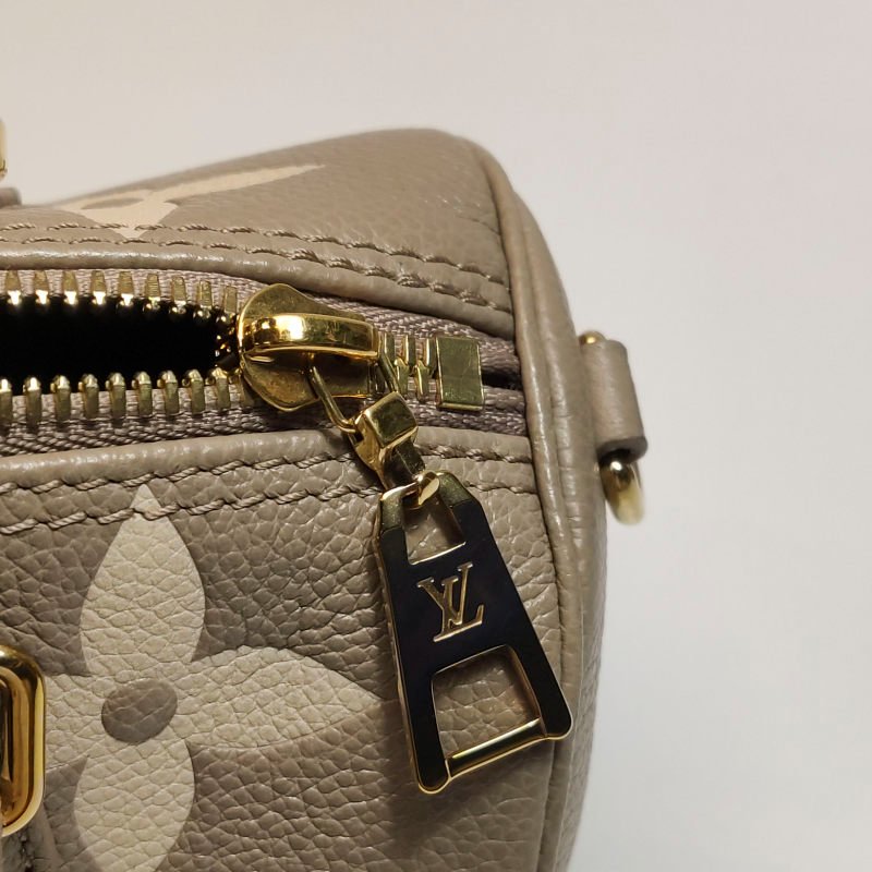 Louis Vuitton (LV) Papillon巴比龍BB牛皮壓花老花斜背包子母包單肩包晶片款-12