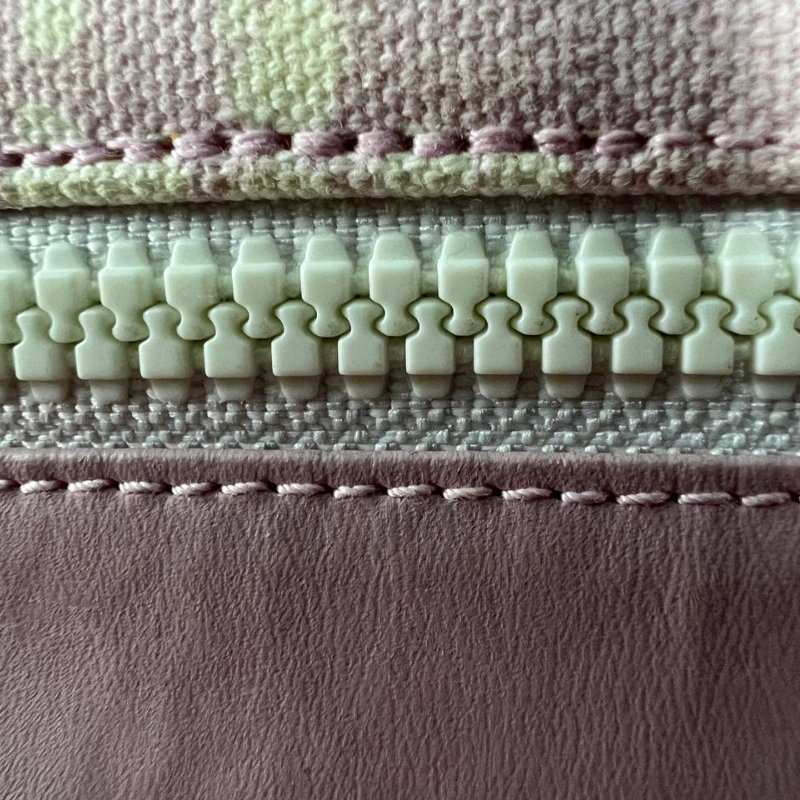 CHANEL 粉黑拼色帆布托特包-15