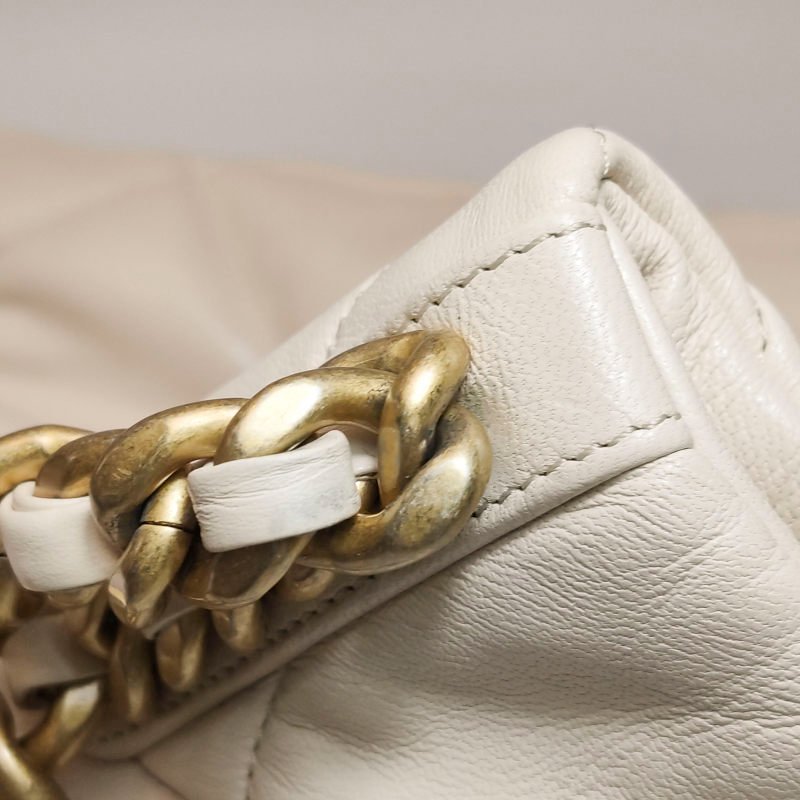 Chanel 19BagMaxi皮菱格絎縫穿皮雙C扣斜背包單肩包-12