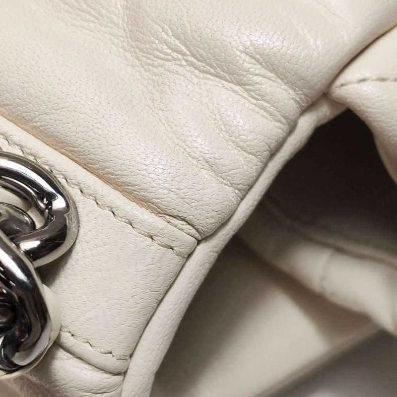 Chanel 19BagMaxi皮菱格絎縫穿皮雙C扣斜背包單肩包-17