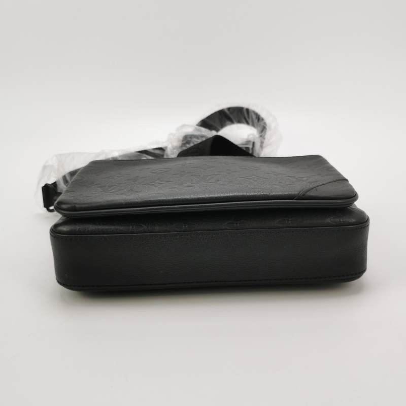 Louis Vuitton (LV)Trio牛皮純色老花壓紋子母包斜背包晶片款:-5