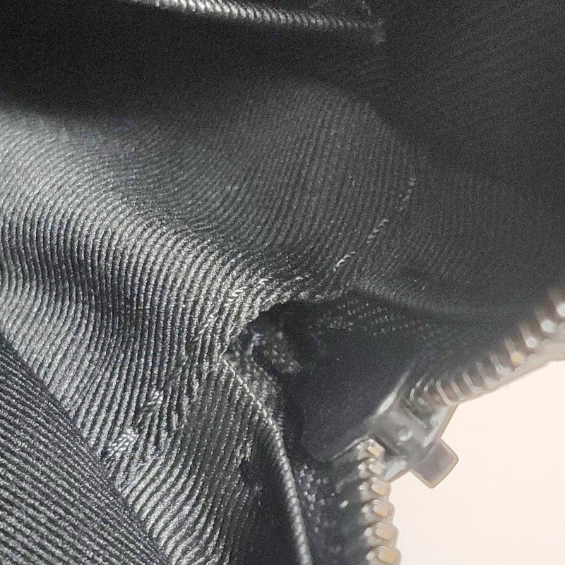 Louis Vuitton (LV)Trio牛皮純色老花壓紋子母包斜背包晶片款:-16