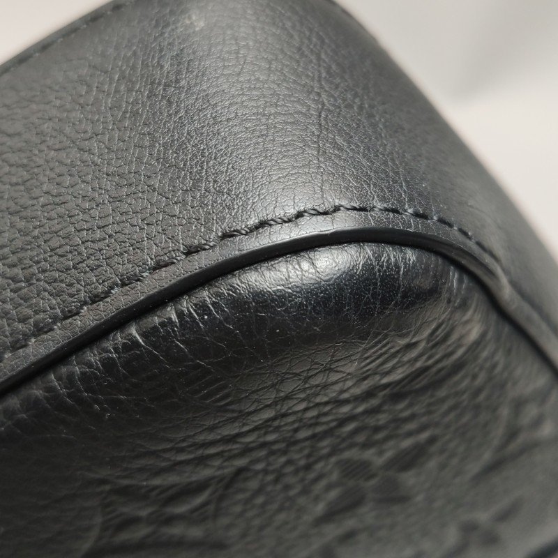 Louis Vuitton (LV)Trio牛皮純色老花壓紋子母包斜背包晶片款:-17