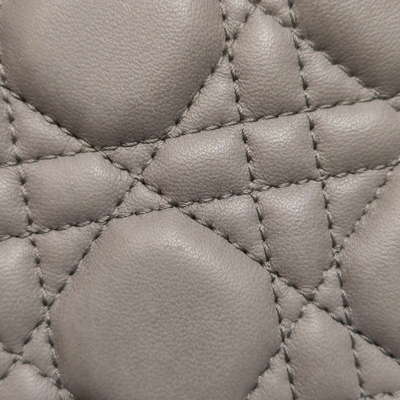 Dior Lady Dior戴妃包小羊皮藤格紋字母Logo吊飾手提包-12