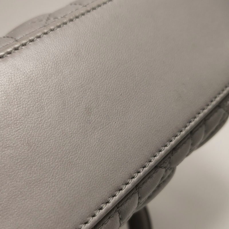 Dior Lady Dior戴妃包小羊皮藤格紋字母Logo吊飾手提包-15