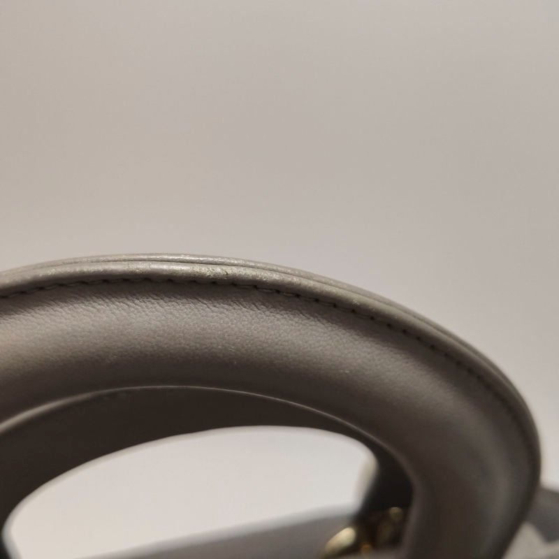 Dior Lady Dior戴妃包小羊皮藤格紋字母Logo吊飾手提包-18