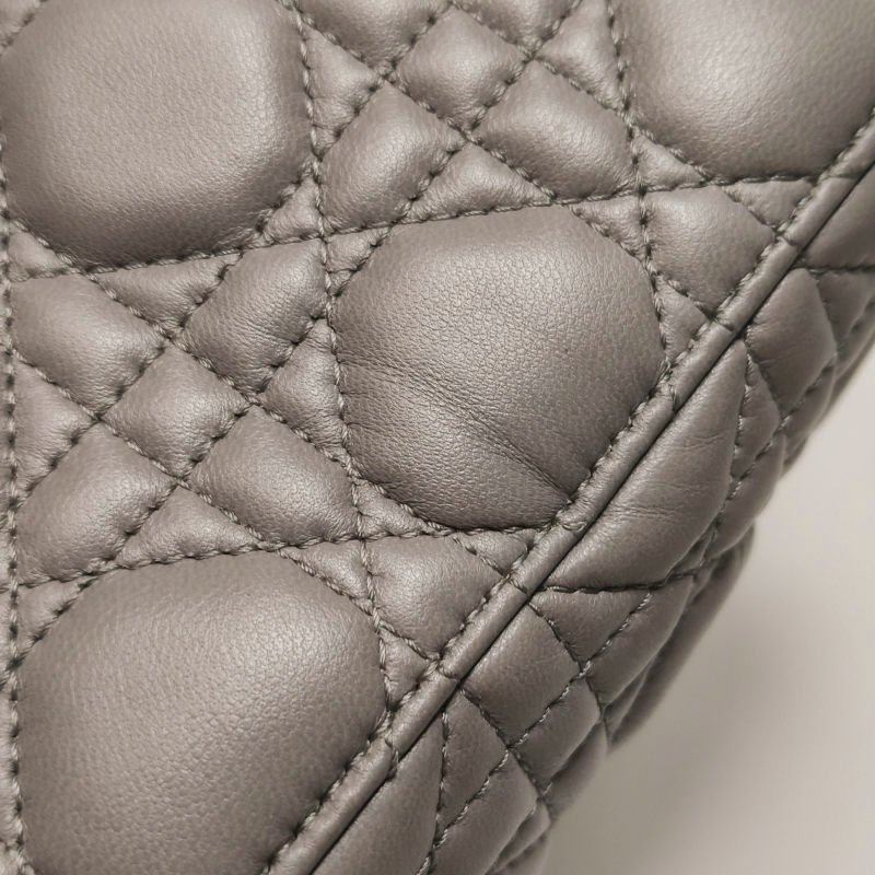 Dior Lady Dior戴妃包小羊皮藤格紋字母Logo吊飾手提包-21