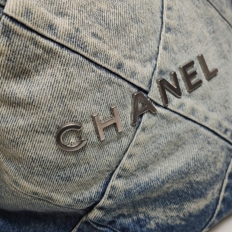 Chanel 22Bag牛仔褲拼色字母Logo雙肩包-11