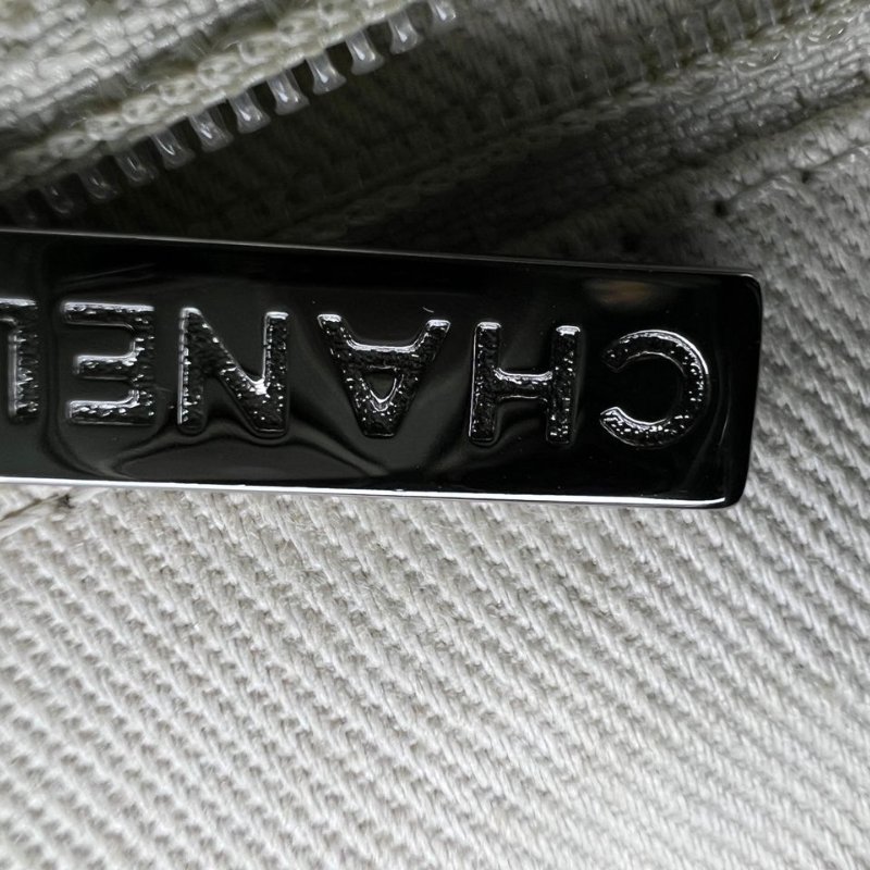 CHANEL 明線菱格紋大號手拿包-16